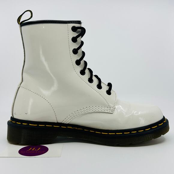 Dr. Martens Women's 1460W White Smooth Patent Leather 8-Eye Lace Up Boots Size 9 - Picture 7 of 11